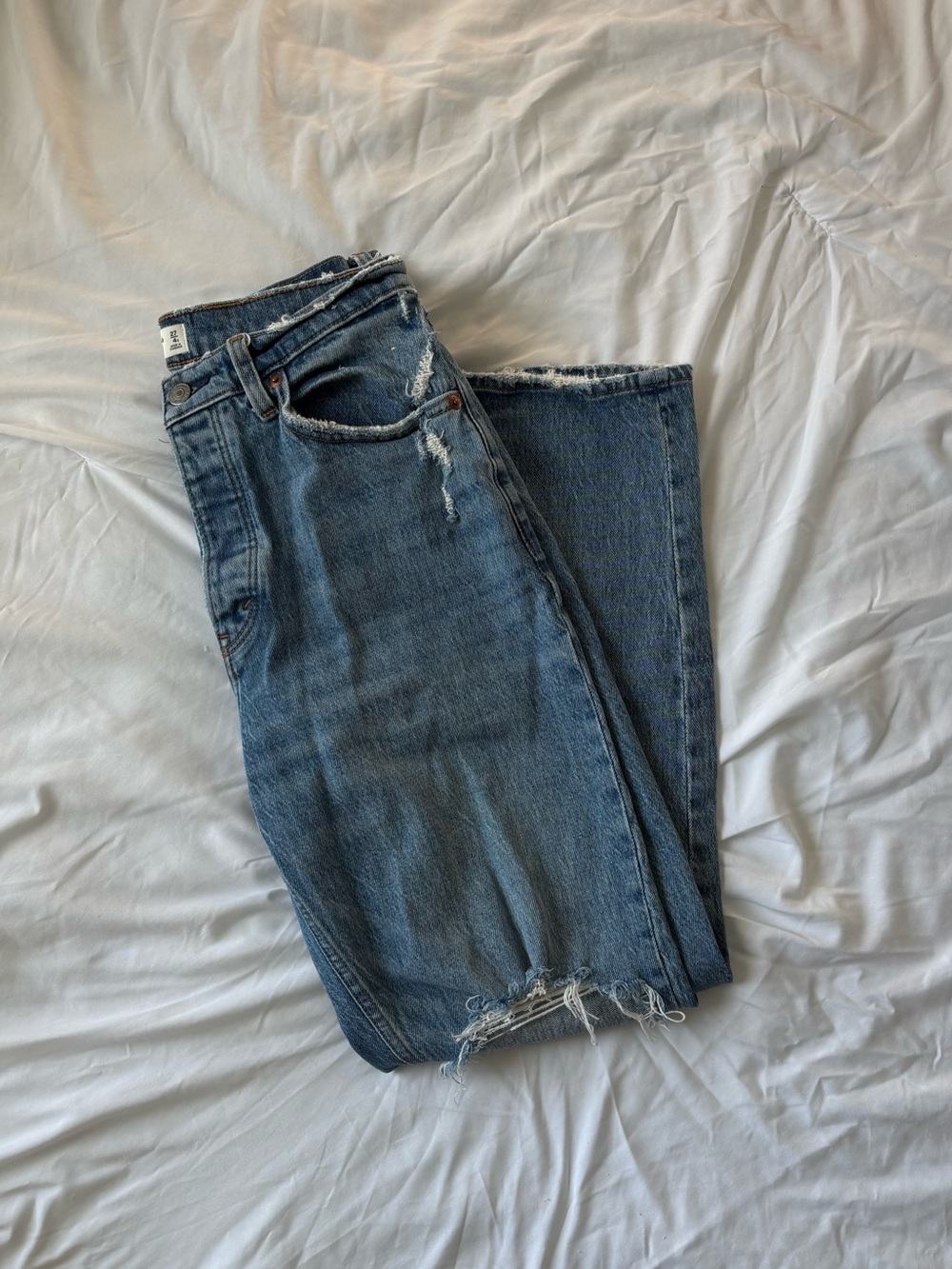 Abercrombie & Fitch Women’s Medium Wash Blue Distressed Jeans